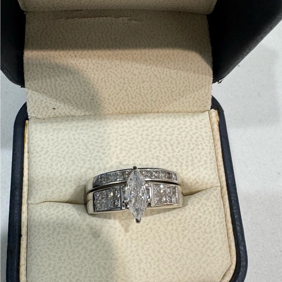 Elegant Silver Diamond Ring Set
